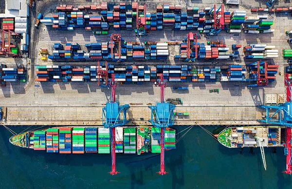 Detecção de atracação de navios e solução anticolisão